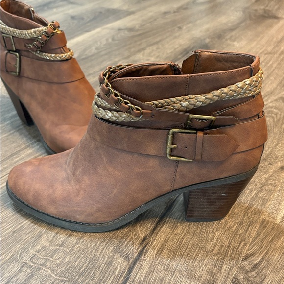 Sugar Vangel Brown Ankle Boots with Braided Straps - Picture 2 of 6